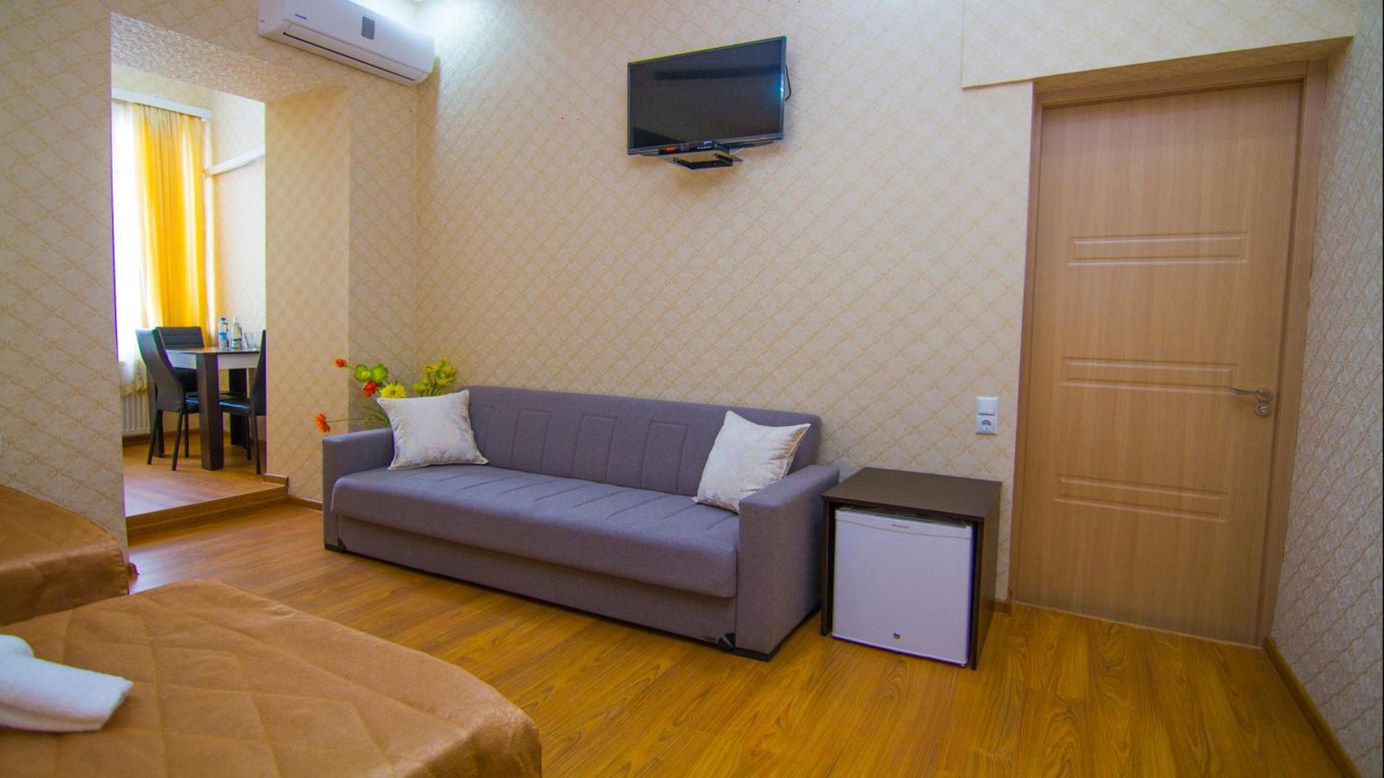 Hotel Care Inn Tiflis Exterior foto