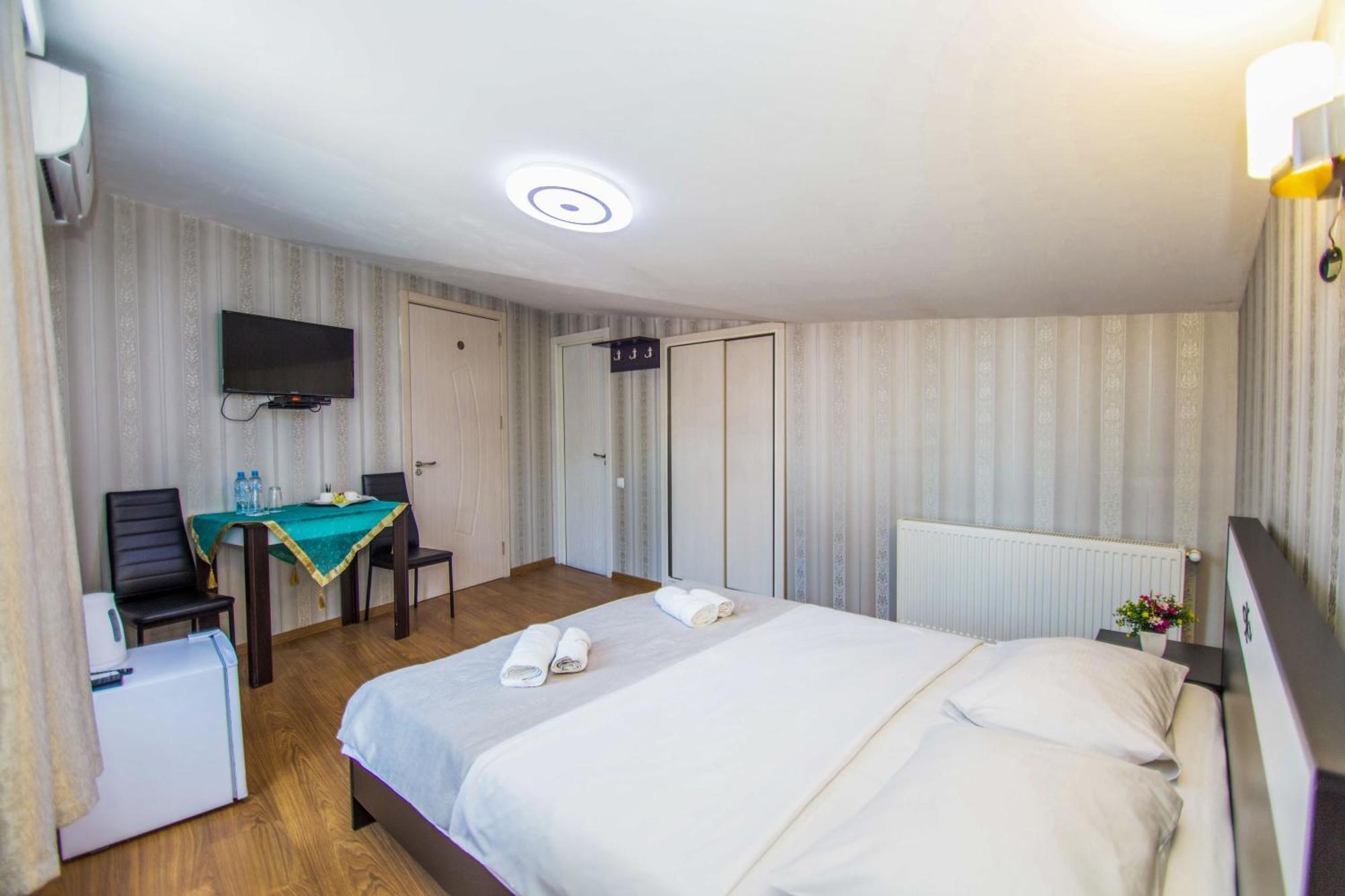 Hotel Care Inn Tiflis Exterior foto